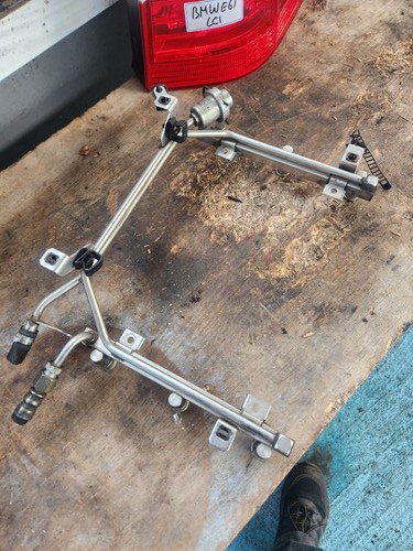 Audi A4 A6 A8 VW Passat 3B Einspritzleiste Verteilerrohr 078133681AJ 2.8