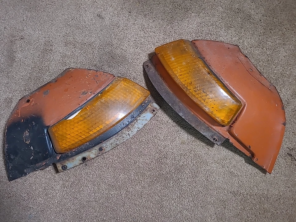 DATSUN 260Z 280Z Front Turn Signal Light Amber Mount Panel Lamp Assembly Pair - Image 3 of 4