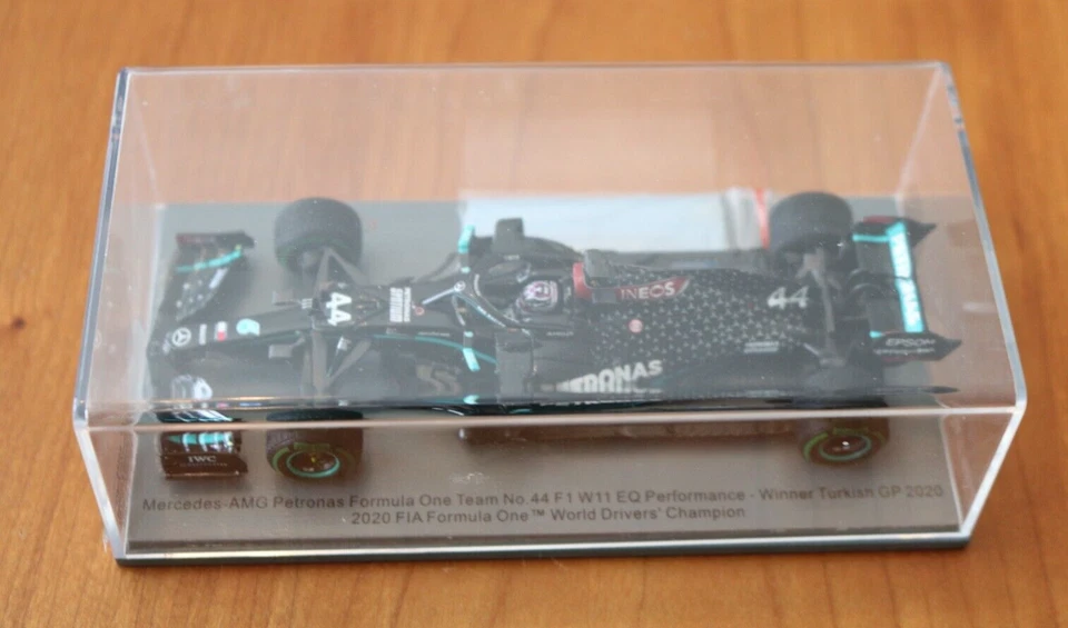 Mercedes AMG F1 W11 TURKEY GP 2020 1/43 Lewis Hamilton con pitboard spark S6488 Foto 2 de 2