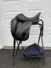 17” Antares Cadence Monoflap Dressage Saddle Black With dust cover