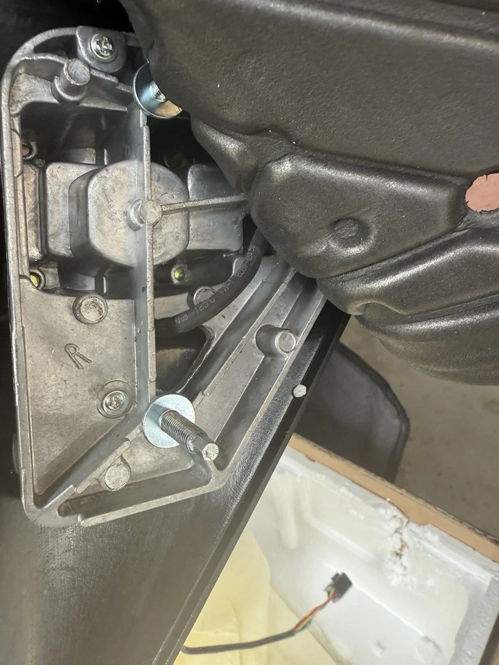 Nuevo espejo retrovisor eléctrico derecho KAPGM1321411 para Silverado Sierra Foto 4 de 4