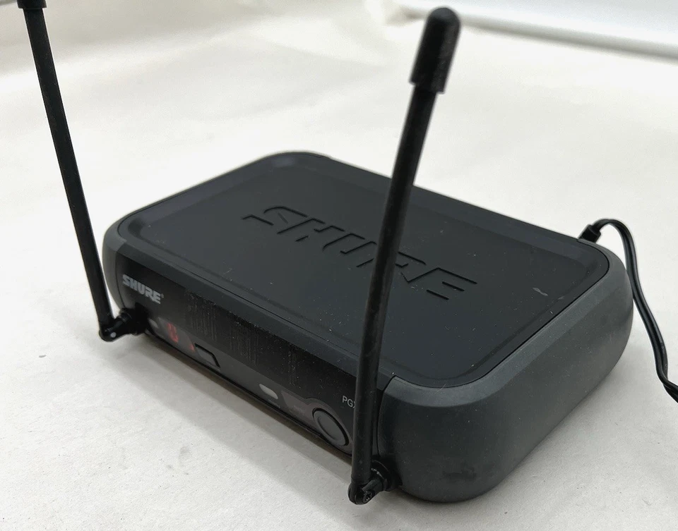 Shure PGX4 H6 524-542MHz Wireless Microphone Receiver w/ Power Supply - Image 2 of 4