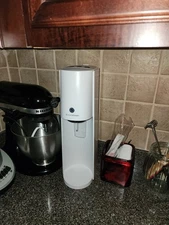 SodaStream E-Terra Sparkling Water Maker Kit One Touch Soda Machine White