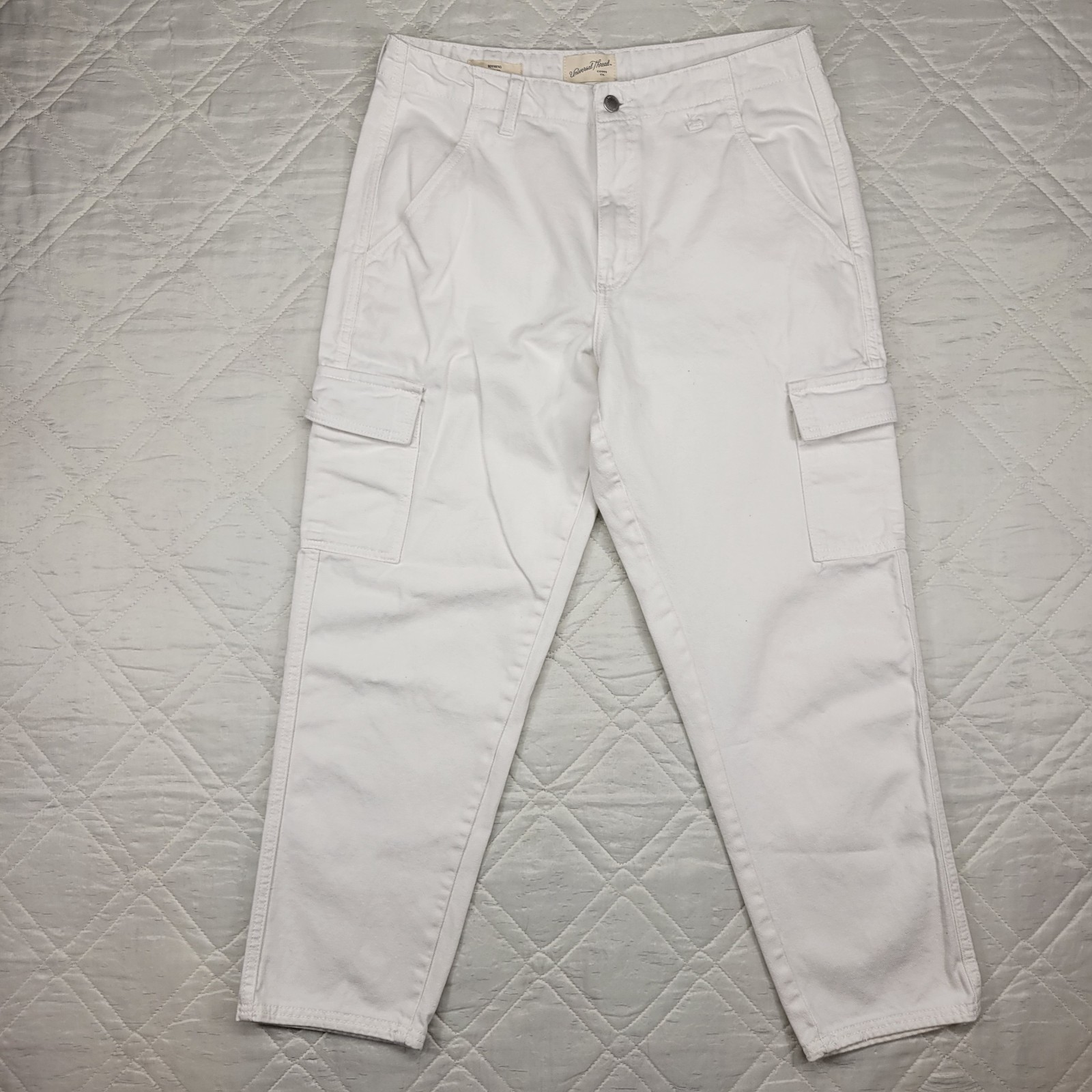 Universal Thread white boyfriend cargo pants size… - image 1