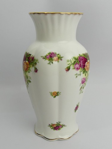 ROYAL ALBERT OLD COUNTRY ROSES 23CM CHINA VASE - Picture 2 of 4