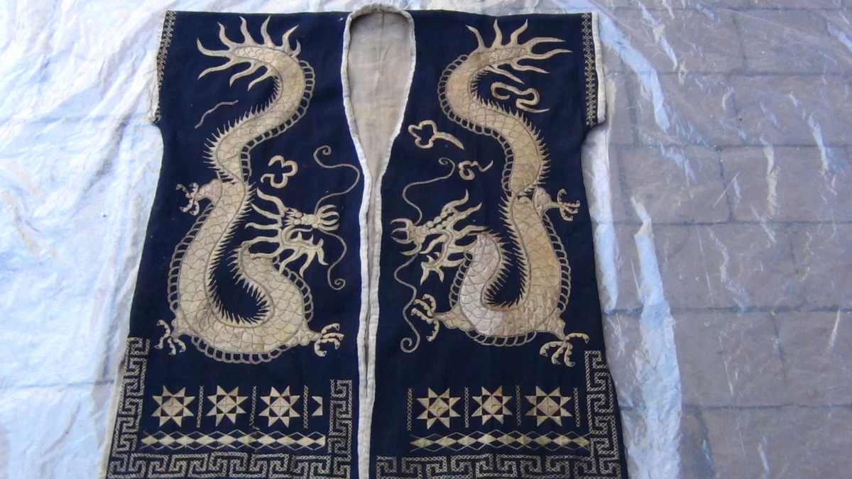 ANTIQUE 19c CHINESE GOLD SILK THREAD STITCHES VEST WITH 4 LARGE DRAGONS