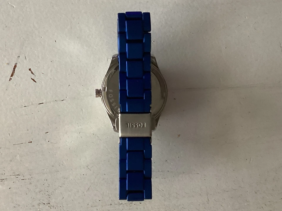 Reloj Fossil Metal Azul Brillante Con Correa Silicona Batería Nueva Recién Poner Foto 3 de 4