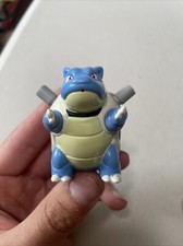 NINTENDO POKEMON BLASTOISE WATER SQUIRTER FIGURE 1999 BURGER KING KIDS MEAL TOY