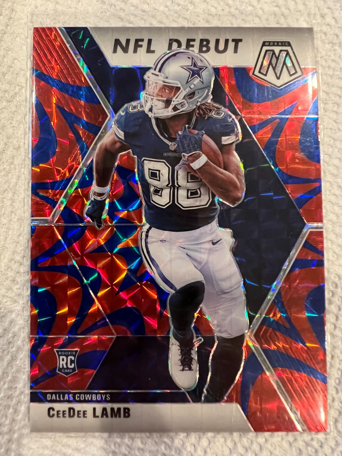 2020 Panini CeeDee Lamb RC NFL Debut Red Mosaic Prizm #268 Rookie