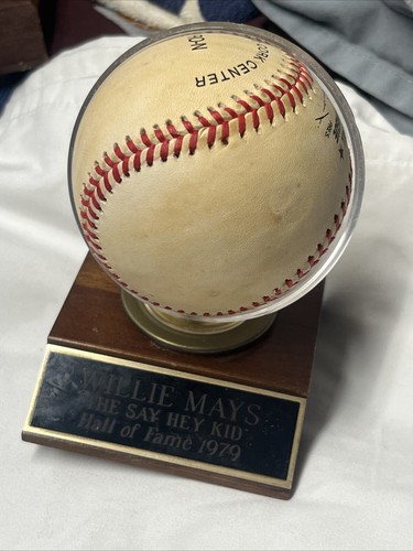 Willie Mays firmato Leonard Coleman con supporto in legno vintage e targa Hof 1979 - Foto 9 di 14