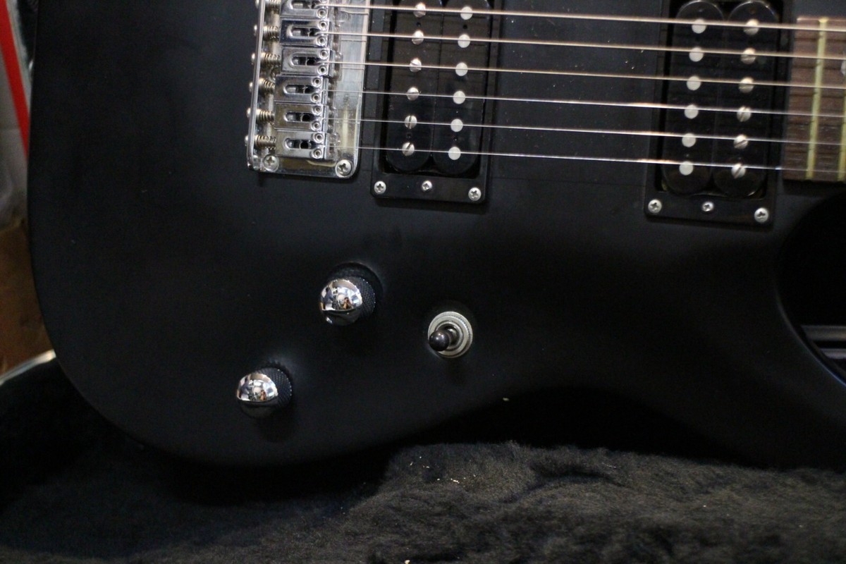 USED Schecter Diamond Series 38 Speciasl Electric Guitar GT225