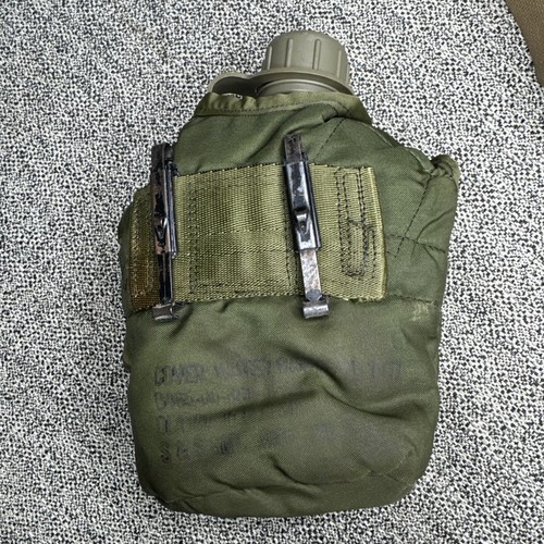 1990 U.S. Army Water Canteen w/ Nylon Cover And Carry Bag, 1 Qt. - Picture 5 of 7
