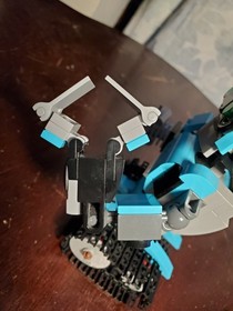 Incomplete Creator 3-in-1 31062 Robo Explorer w/working Light Brick