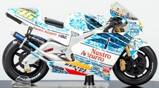 Honda NSR 500 Valentino Rossi Mugello 2001 Livrea Hawaiana Modellino Scala 1:22