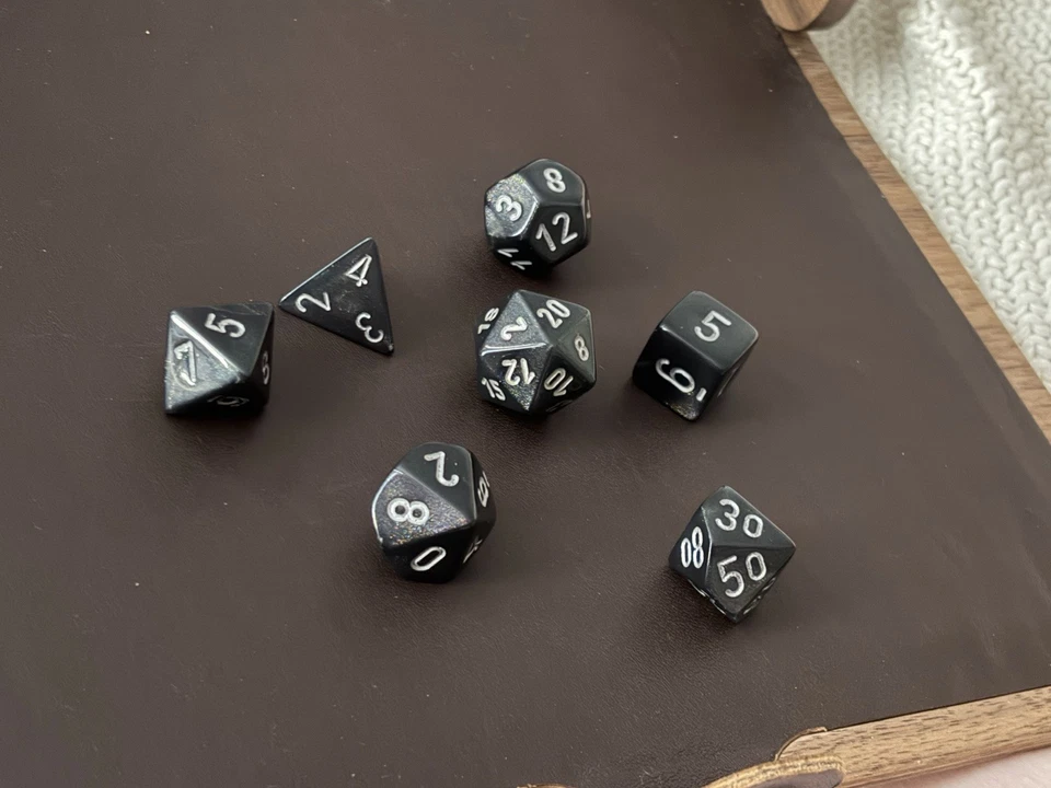 Juego de dados Chessex Borealis Smoke DnD CHX 27428 FUERA DE SERVICIO DIFÍCIL DE ENCONTRAR raro  Foto 3 de 4