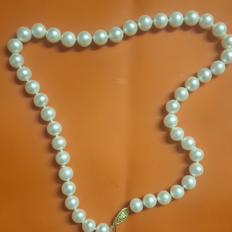 18 inch White pearl necklace,1/2 inch  14 k gold  barrel Clasp