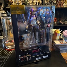 Harley Quinn LEVEL 2 McFarlane Toys Collector's Club Suicide Squad figure NIB