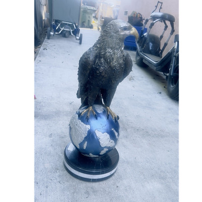 Nifao Bald Eagle Standing on a Blue Globe Statue