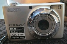 Nikon Coolpix L22 12MP Digital Camera   3.6x Zoom, Excellent Condition  Case 