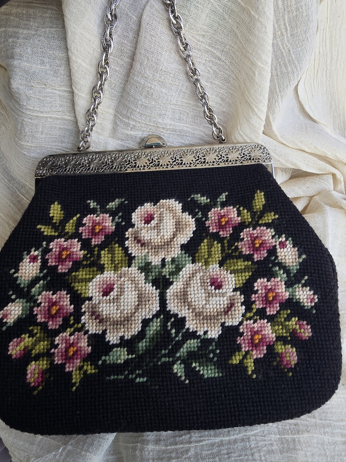 Vintage Beautiful 50's-60's Tapestry Rose Handbag - image 2