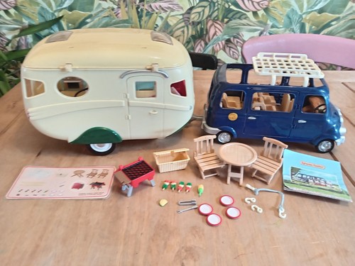 Sylvanian Families Wohnwagen 7 Sitzer Auto Picknick Grill Set Konvolut Verbinder Dach Rac
