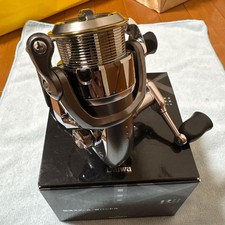 Daiwa Caldia KIX 2506W Spinning Reel with Spare Spool Japan Used