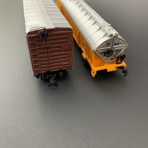 2 Bachman HO scale electric trains covered coil and Mechanical Steel Reefer.- - Picture 7 of 12