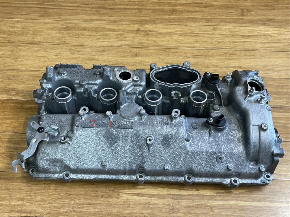 Cubierta de válvula de culata derecha BMW M5 M8 F90 F91 F92 2016-2022 1-4 Foto 3 de 4