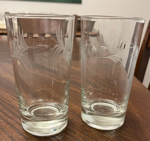 2 Vintage Etched Federal MCM Juice Cocktail Glasses Wispy Feathered Leaves Dots