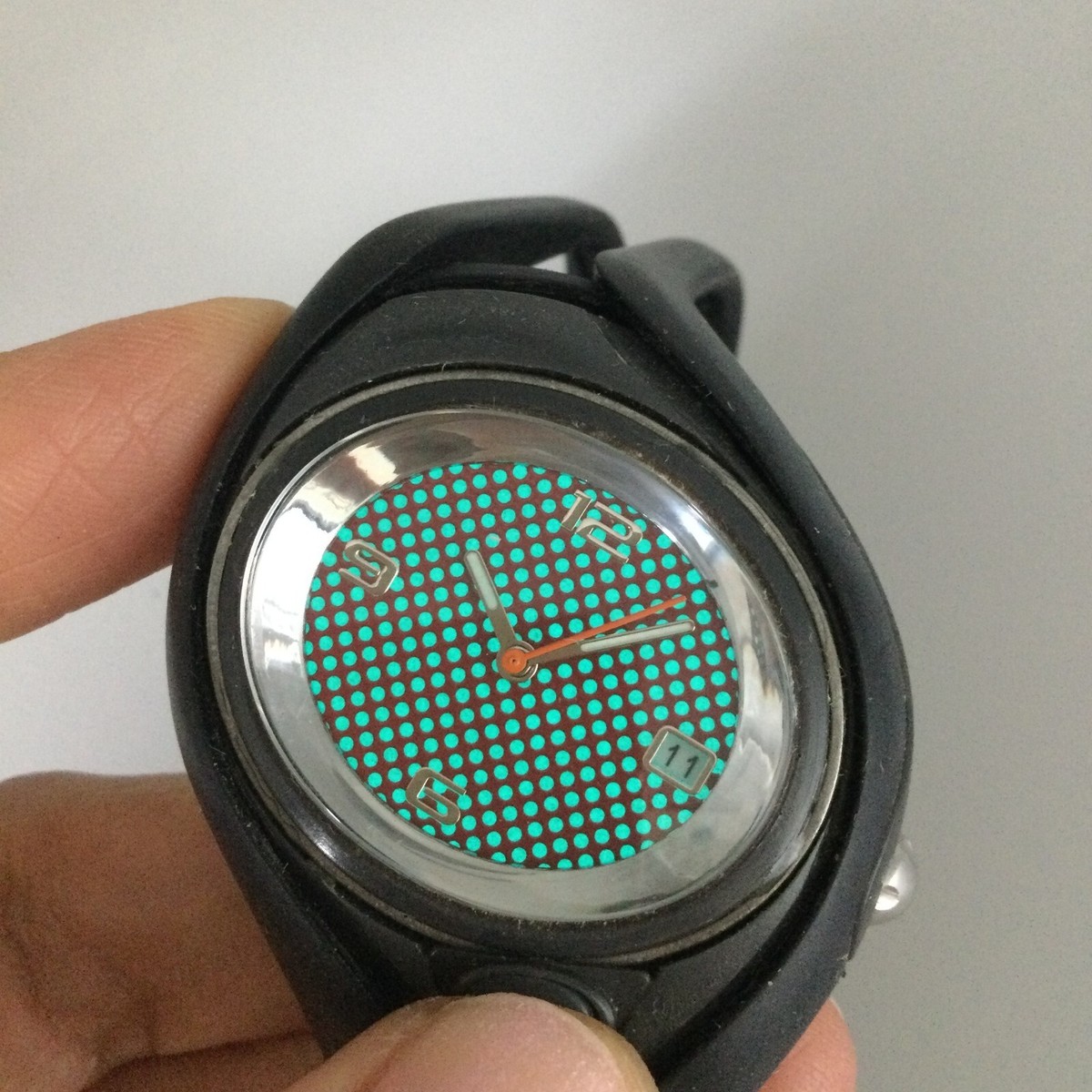 Vtg Nike Triax Watch Men 38mm Black Red Dial Date WR0078 Vtg Nike Triax Watch Men 38mm Black Red Dial Date WR0078