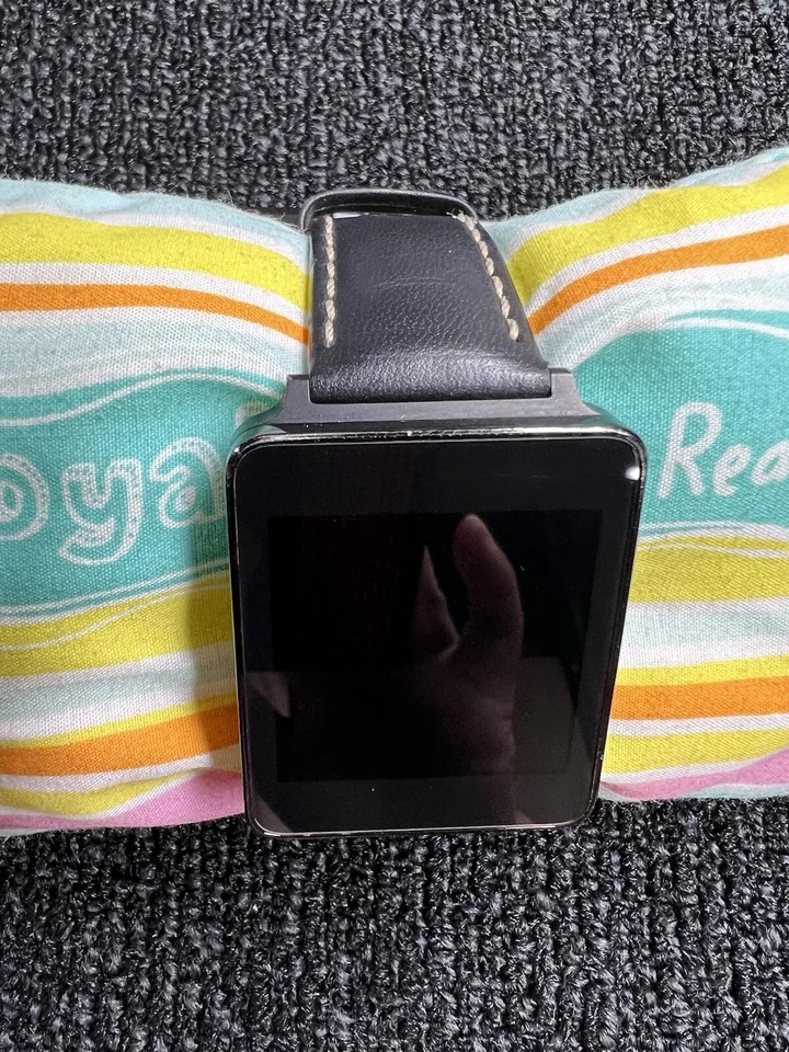 LG G-Watch W100 4GB Black Smart Watch USA Leather Buckle  - Image 3 of 4