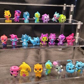 LOT OF 22 HATCHIMALS COLLEGGTIBLES COLLECTIBLES CUTE MINIATURE SERIES FIGURES