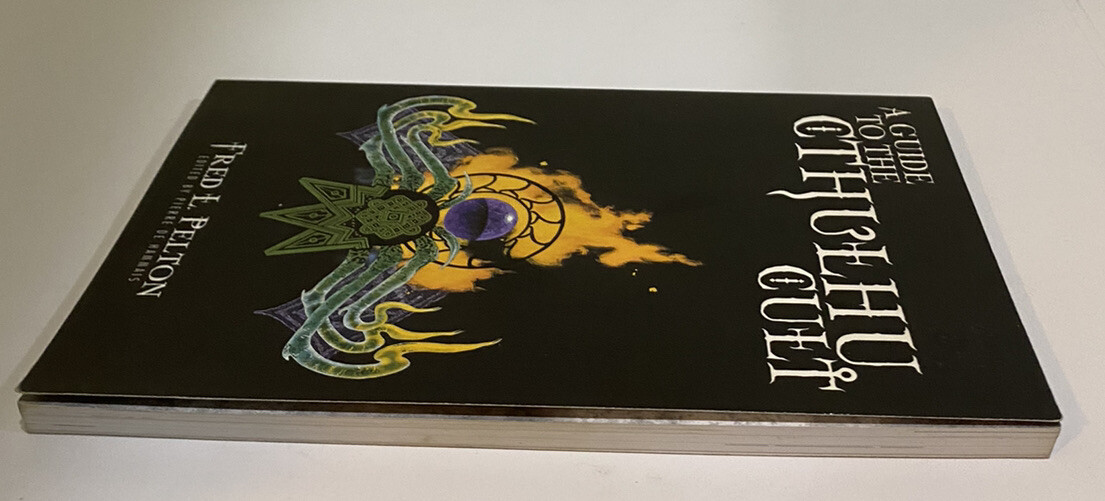 洋書 A Guide to the Cinema of H. P. Lovecraft The Lurker in the Lobby - A Guide to the Cinema of H.P.