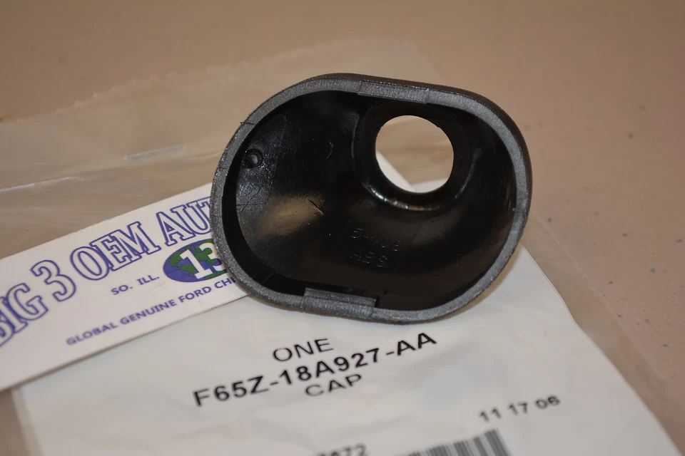 Ford F150 F250 Sport Trac Expedition Tapa Antena Cubierta Nuevo OEM F65Z-18A927-AA Foto 2 de 2