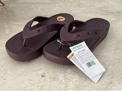 Crocs Chocolate Brown Wedge thong Flip Flop Sandals Size 7