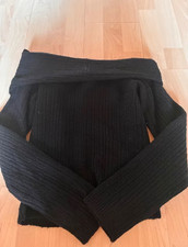 Eleganter schwarzer Off-Shoulder Rippstrick P...