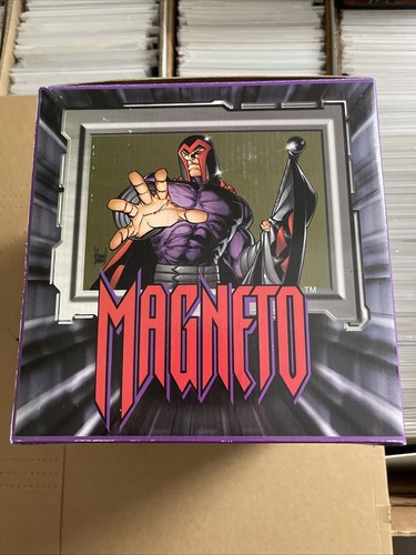 X-MEN MAGNETO ADAM KUBERT SIGNED ULTIMATE BUST STATUE 2002 original box - Picture 4 of 5