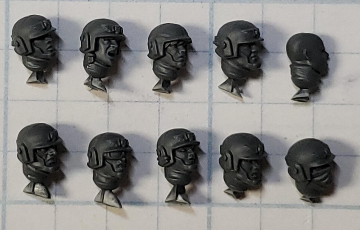 Épaulières X3 Pour Cadians Astra Militarum Warhammer 40,000 - Réf. 23-92-114 - Occasion Comme Neuf