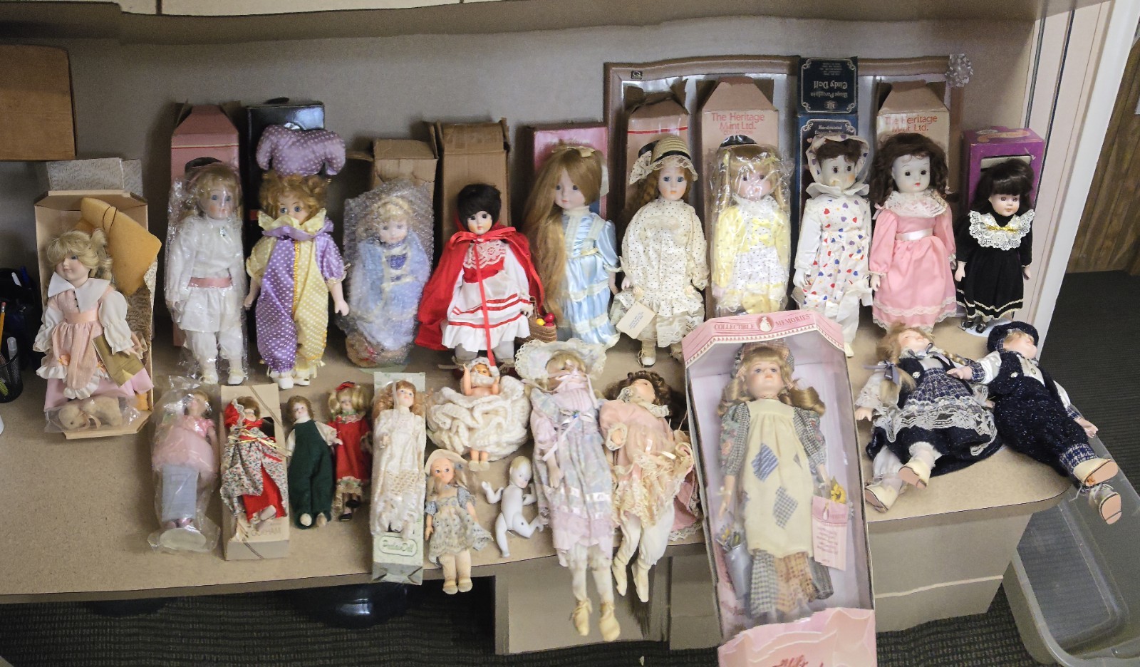 And  8 Small Dolls Many W/og Boxes And Labels