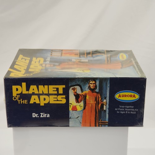 Planet of the Apes Dr Zira Model Kit #6804 Aurora 2000 Movie Figure Vintage Toy - Picture 6 of 6