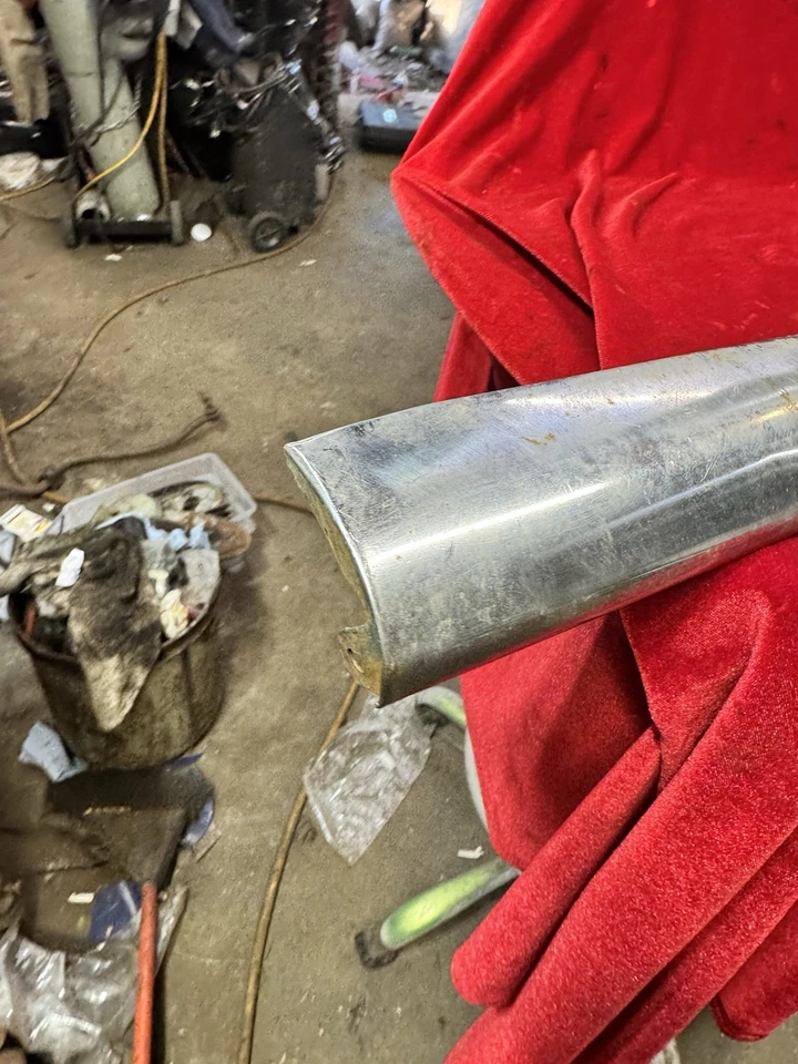 52 Chevrolet Chevy 1952 barra de parrilla central 1951 51 Hot Rat Rod Lowrider original Foto 2 de 4