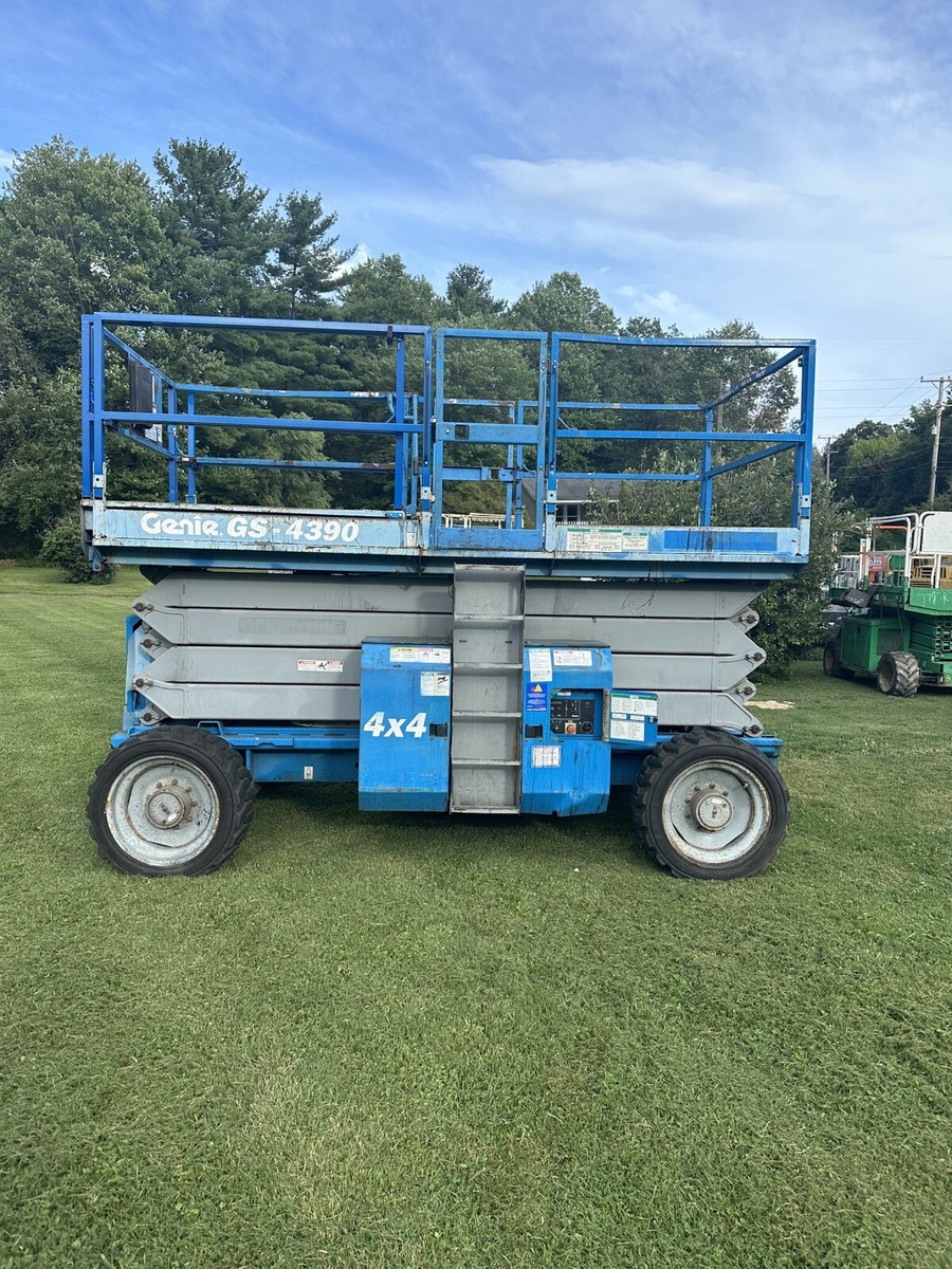 2006 GENIE GS-4390 43' 4x4 DUAL FUEL SCISSOR ROUGH TERRAIN