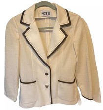 Act III Woman  s Light Weight Blazer Size Medium Cream White Color