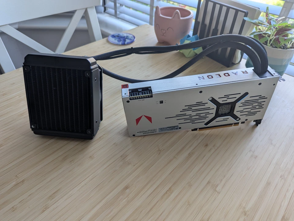 AMD Radeon RX Vega 64 Reference Design - Built-in Liquid Cooling - Image 2 of 4