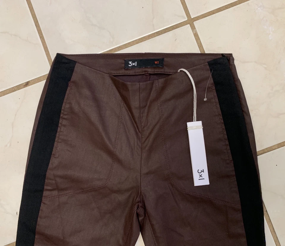 3x1 W2 ¡NUEVO CON ETIQUETAS! Pantalones elásticos con cremallera lateral de cuero sintético borgoña con rayas de esmoquin talla 24  Foto 2 de 4
