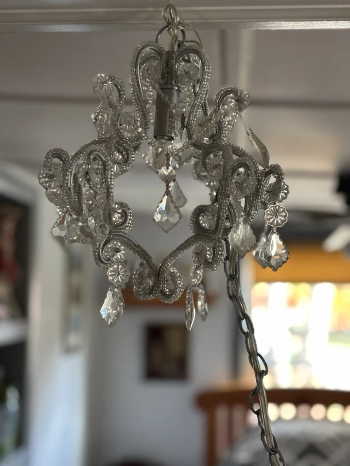 "Magnífica araña de cristal de plástico de 10"" blanca cadena enchufe luz" Foto 3 de 4