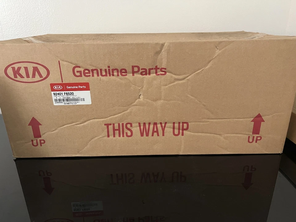 Luz trasera lateral izquierda KIA CADENZA 20' OEM 92401-F6520 Foto 3 de 4