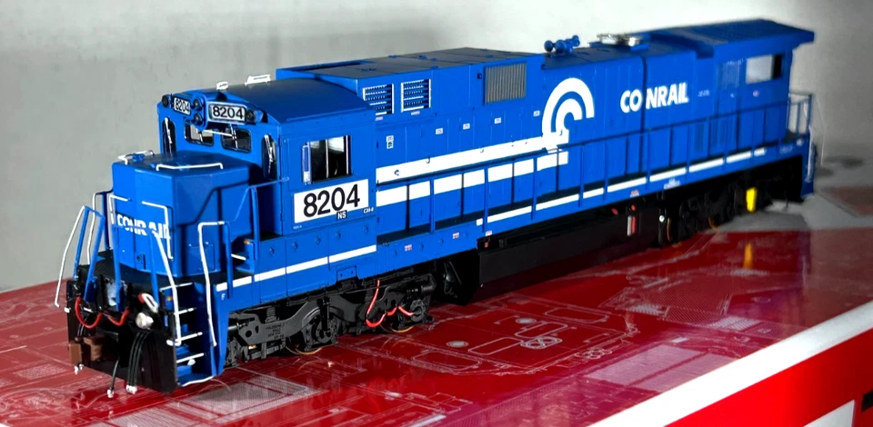 SCALETRAINS HO SC GE C39-8 PH3 LOCOMOTIVE W/SOUND&DCC (DAMAGED) CONRAIL SXT38747 - Image 3 of 4