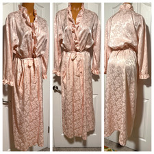 VTG 70's ILISE STEVENS PINK JACQUARD SATIN W/ RUFFLE TRIM ROBE SZ M