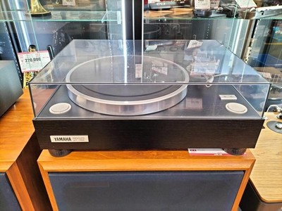 Yamaha GT-750 Direct Drive Turntable Good Condition Vintage Japan Cables...